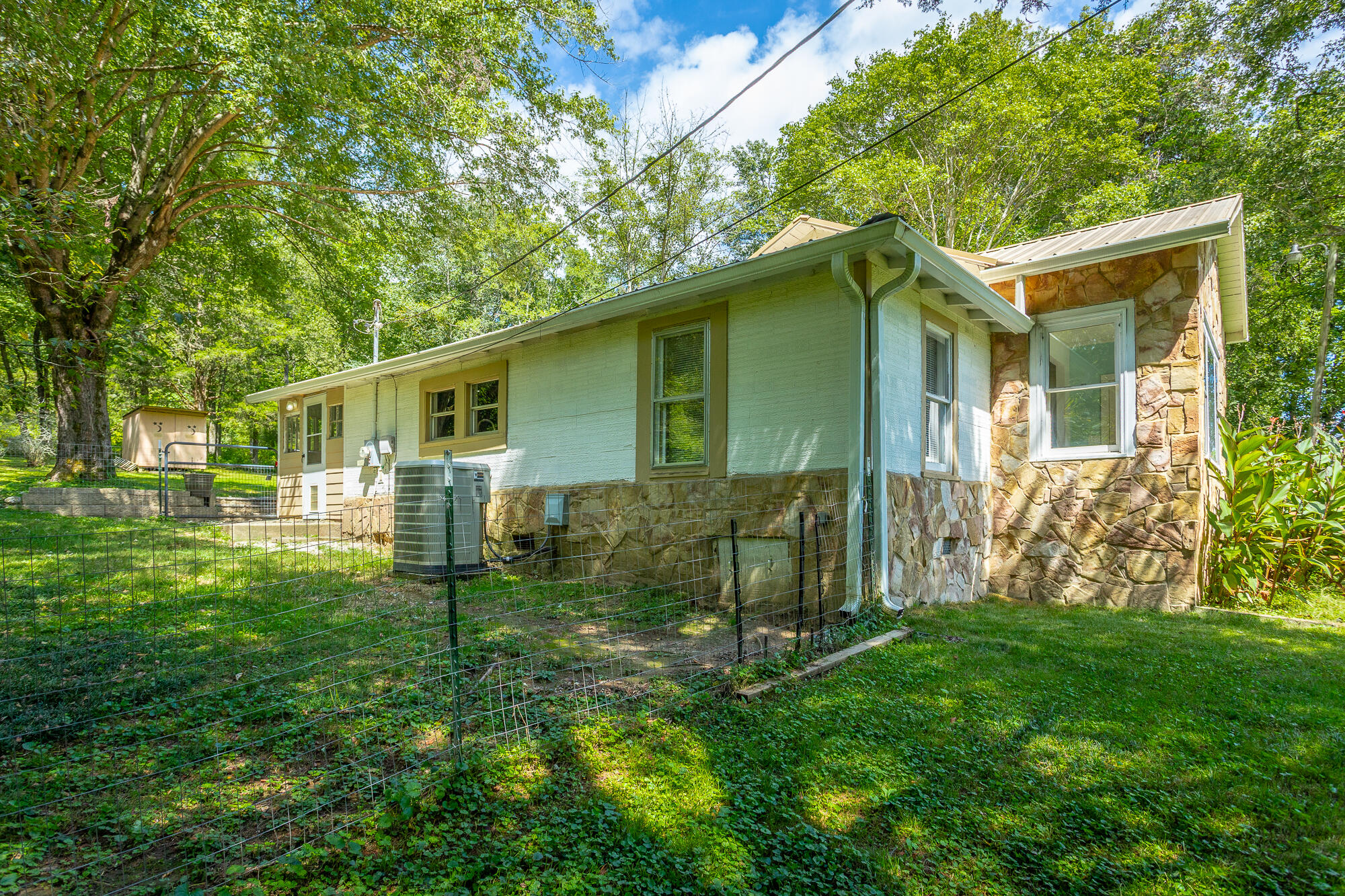 463 Griffith Highway Jasper, TN 37347 - Photo 5 of 52 463 Griffith Highway HD-50