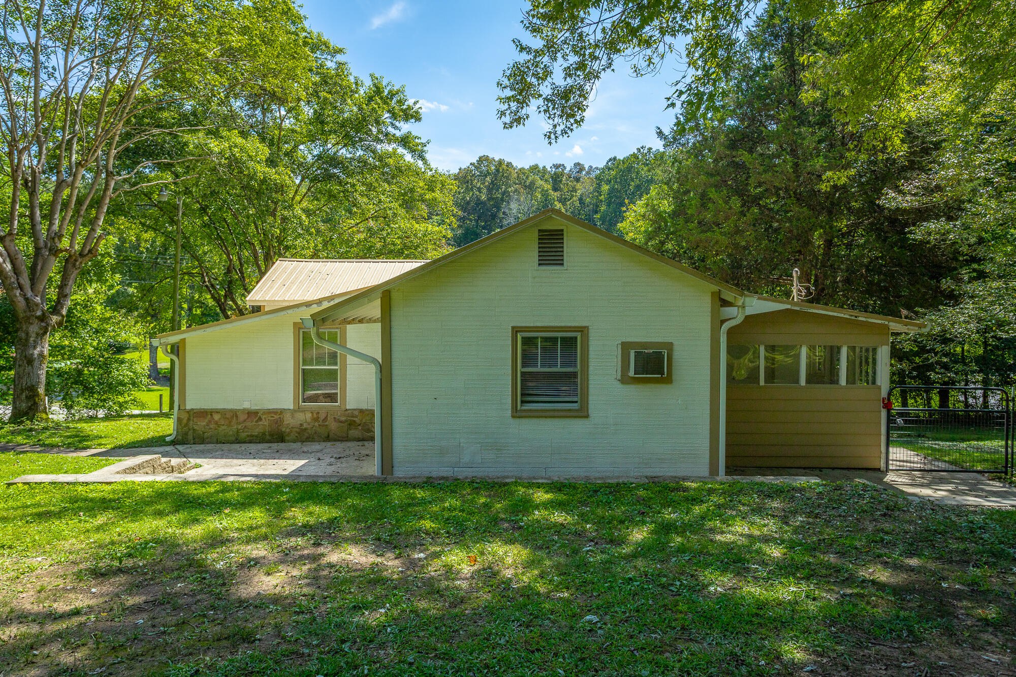 463 Griffith Highway Jasper, TN 37347 - Photo 7 of 52 463 Griffith Highway HD-71