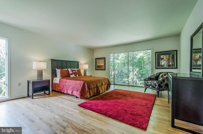 6252 Clearwood Road Bethesda, MD 20817 - Photo 12 of 30 LARGE MASTER BEDROOM