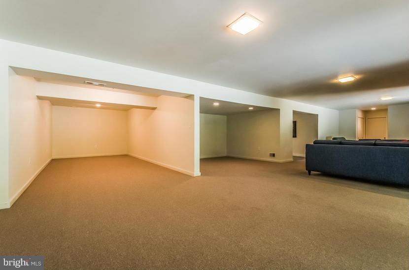 6252 Clearwood Road Bethesda, MD 20817 - Photo 24 of 30 SPACE FOR POSSIBLE MEDIA ROOM