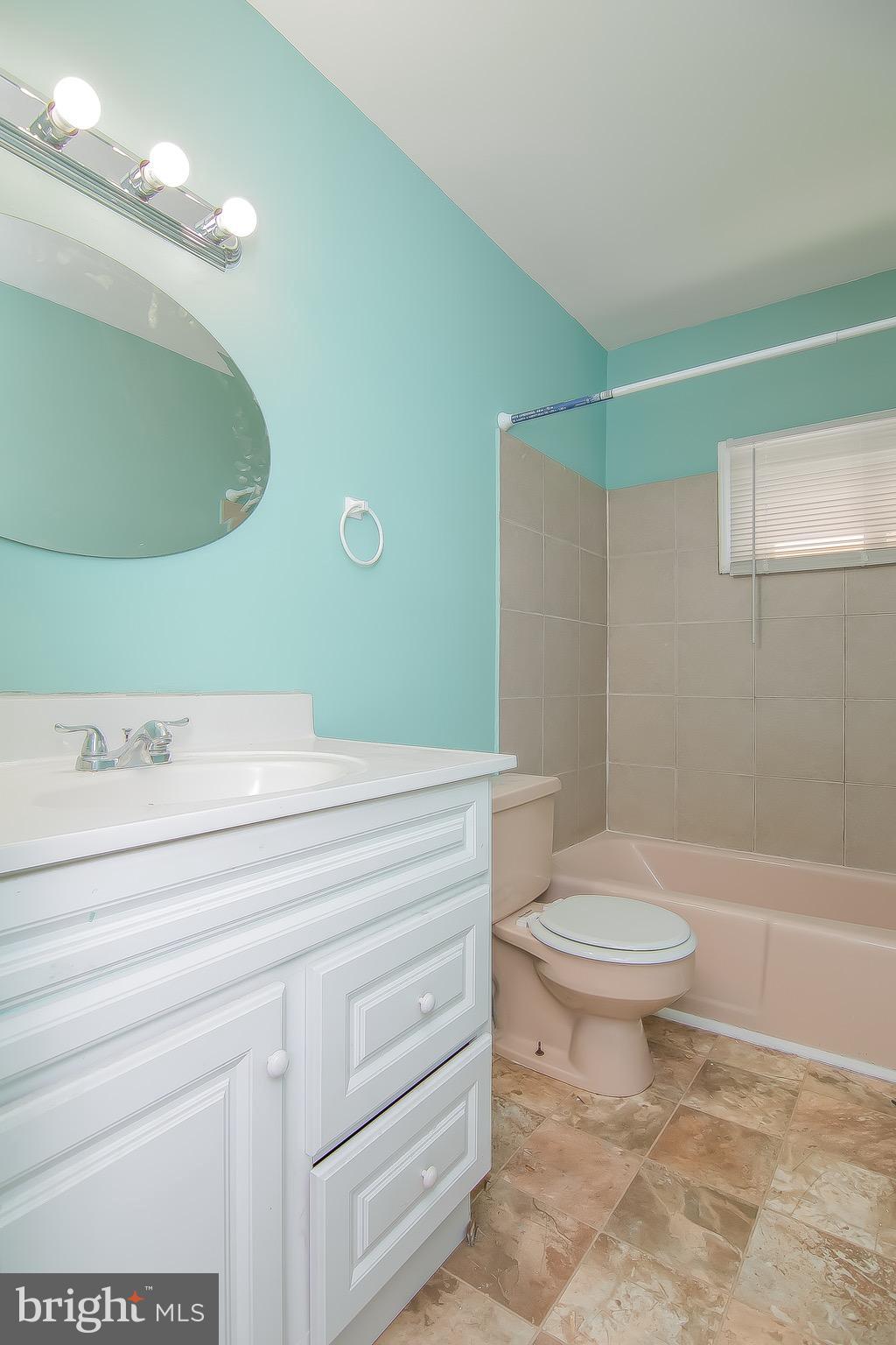 9313 Hood Road Manassas, VA 20110 - Photo 11 of 19 Bath
