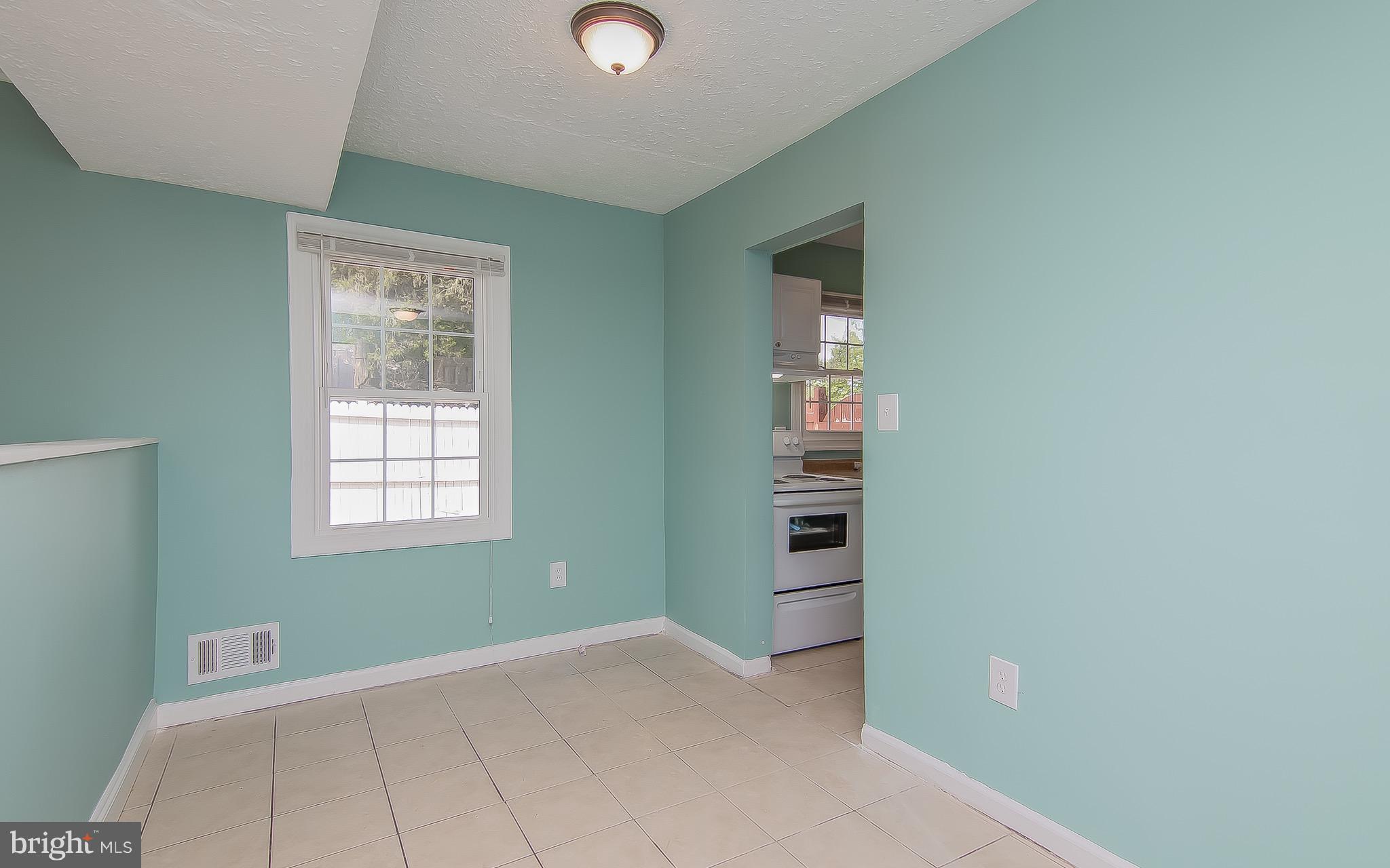 9313 Hood Road Manassas, VA 20110 - Photo 4 of 19 Dining Room