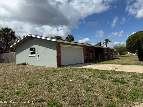 $1,995 | 1295 Country Club Boulevard, Titusville, FL 32780