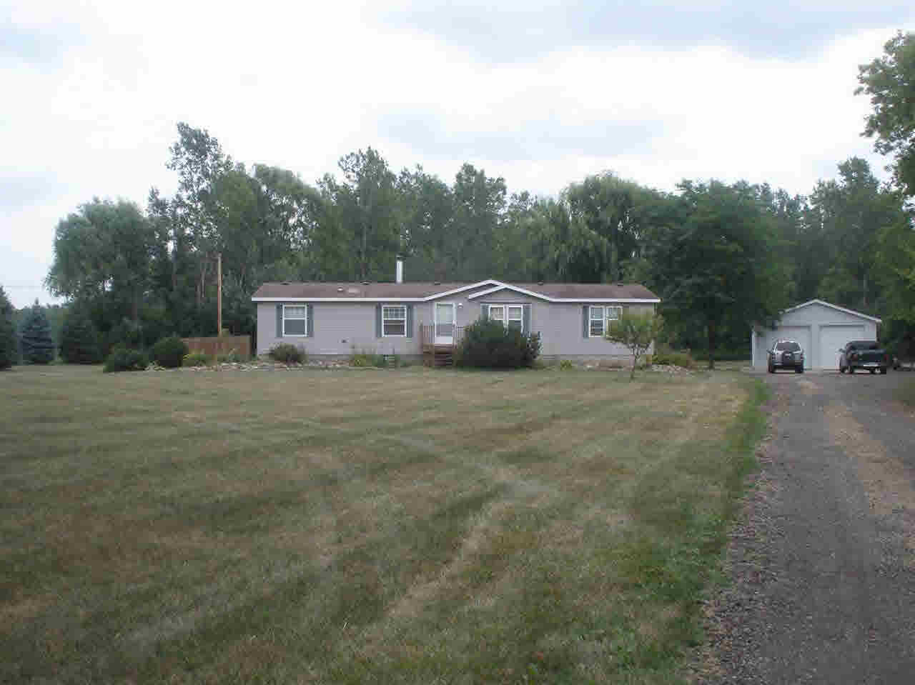 5130 East Coldwater Road Flint, MI 48506 - Photo 2 of 30 21203556-1.JPG