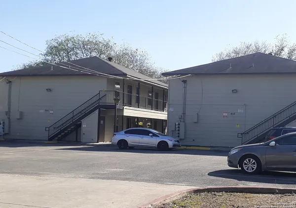 $1,025 | 930 Drury Lane, Unit 4, San Antonio, TX 78221