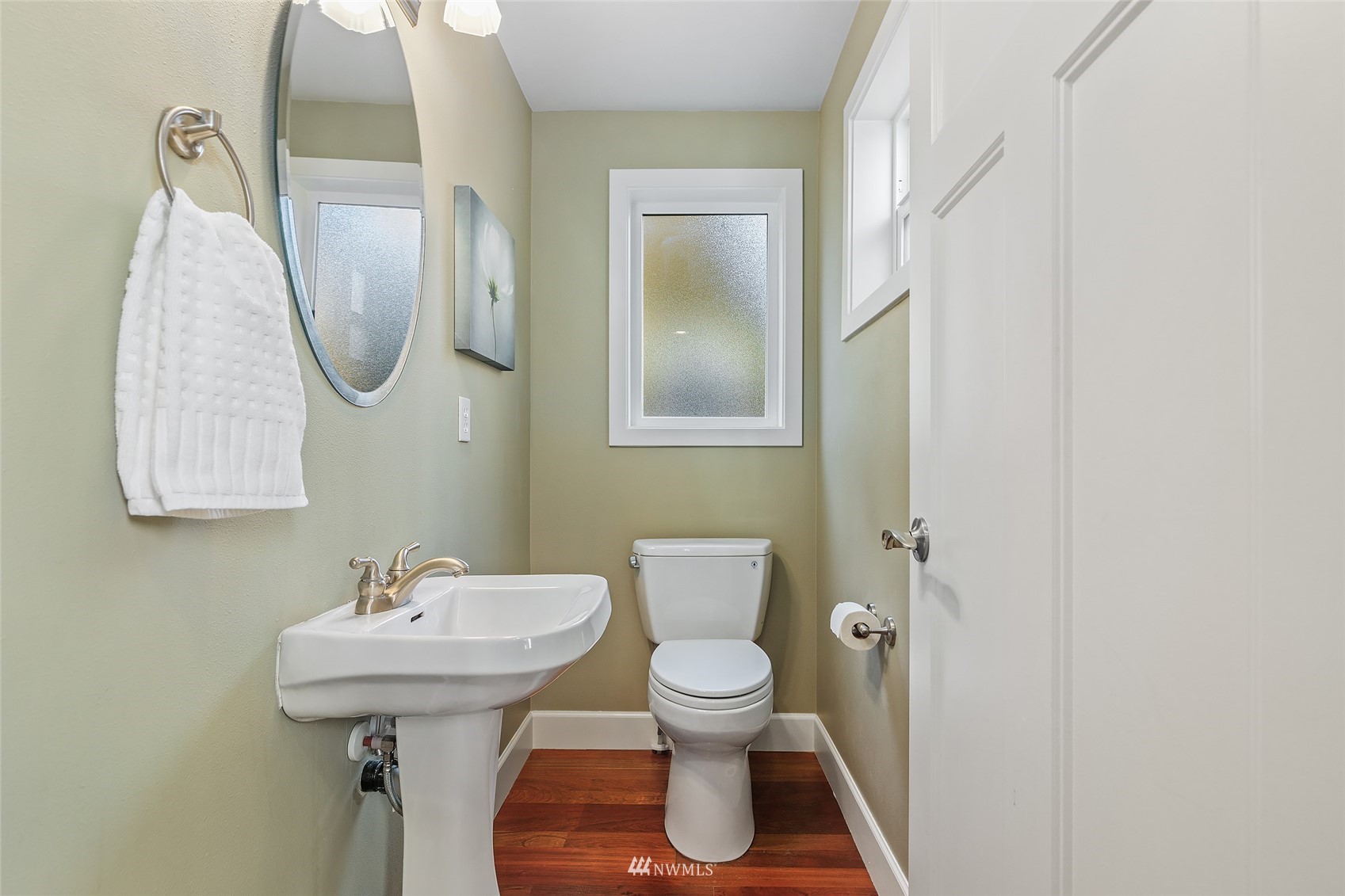 2114 West Ruffner Street Seattle, WA 98199 - Photo 14 of 24 Gallery Image 14