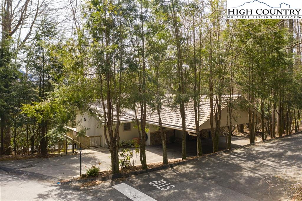 485 Chestnut Drive Boone, NC 28607 - Photo 38 of 48 a view of outdoor space with seating area