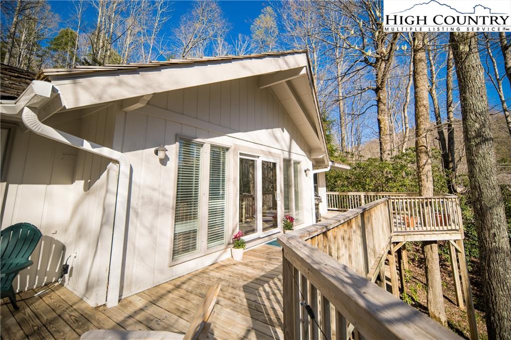 485 Chestnut Drive Boone, NC 28607 - Photo 40 of 48 a view of balcony with wooden floor and fence