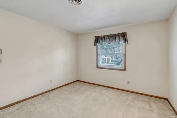 $164,900 | 709 B Arcadia Court, Kendallville, IN 46755