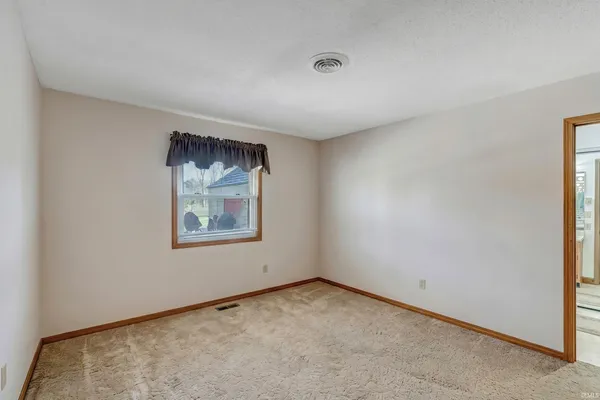 $164,900 | 709 B Arcadia Court, Kendallville, IN 46755