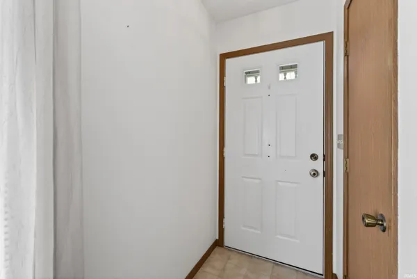 $164,900 | 709 B Arcadia Court, Kendallville, IN 46755
