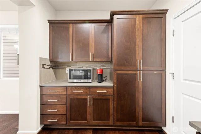 $839,950 | 21056 37th Court South, Unit 9, SeaTac, WA 98198