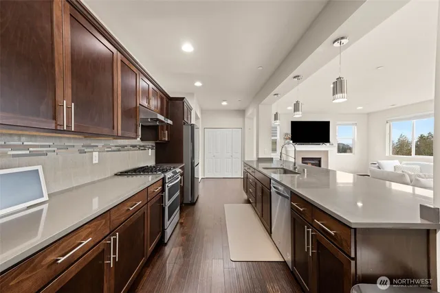 $839,950 | 21056 37th Court South, Unit 9, SeaTac, WA 98198