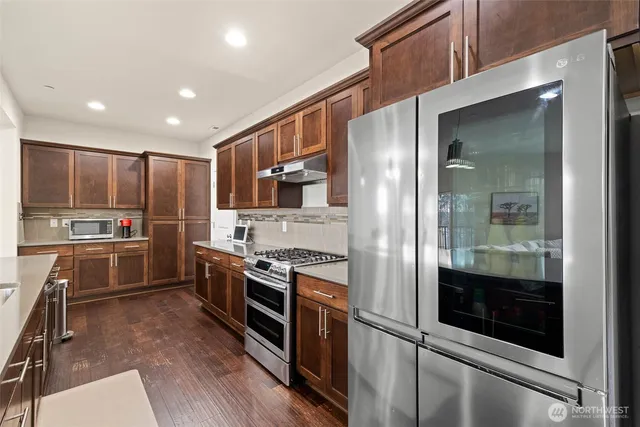 $839,950 | 21056 37th Court South, Unit 9, SeaTac, WA 98198