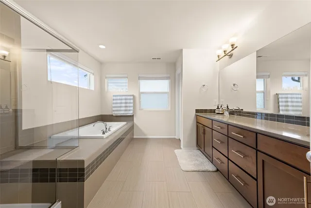 $839,950 | 21056 37th Court South, Unit 9, SeaTac, WA 98198