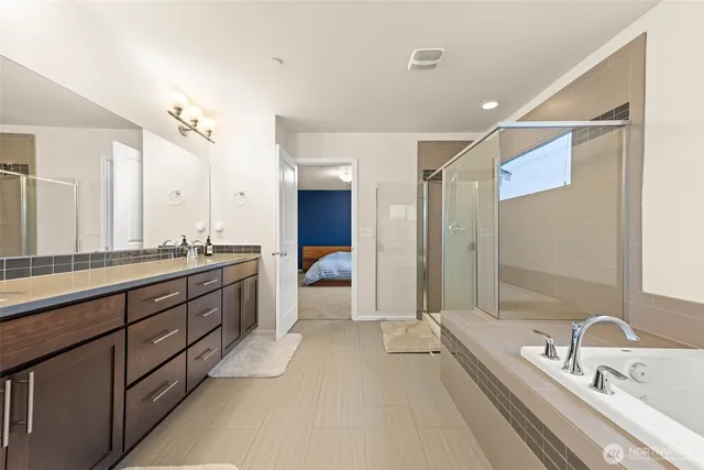 $839,950 | 21056 37th Court South, Unit 9, SeaTac, WA 98198