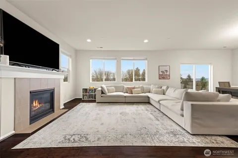 $839,950 | 21056 37th Court South, Unit 9, SeaTac, WA 98198