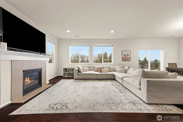 $839,950 | 21056 37th Court South, Unit 9, SeaTac, WA 98198