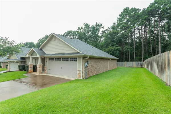 $237,500 | 421 West Cumberland Road, Unit 1502, Tyler, TX 75703