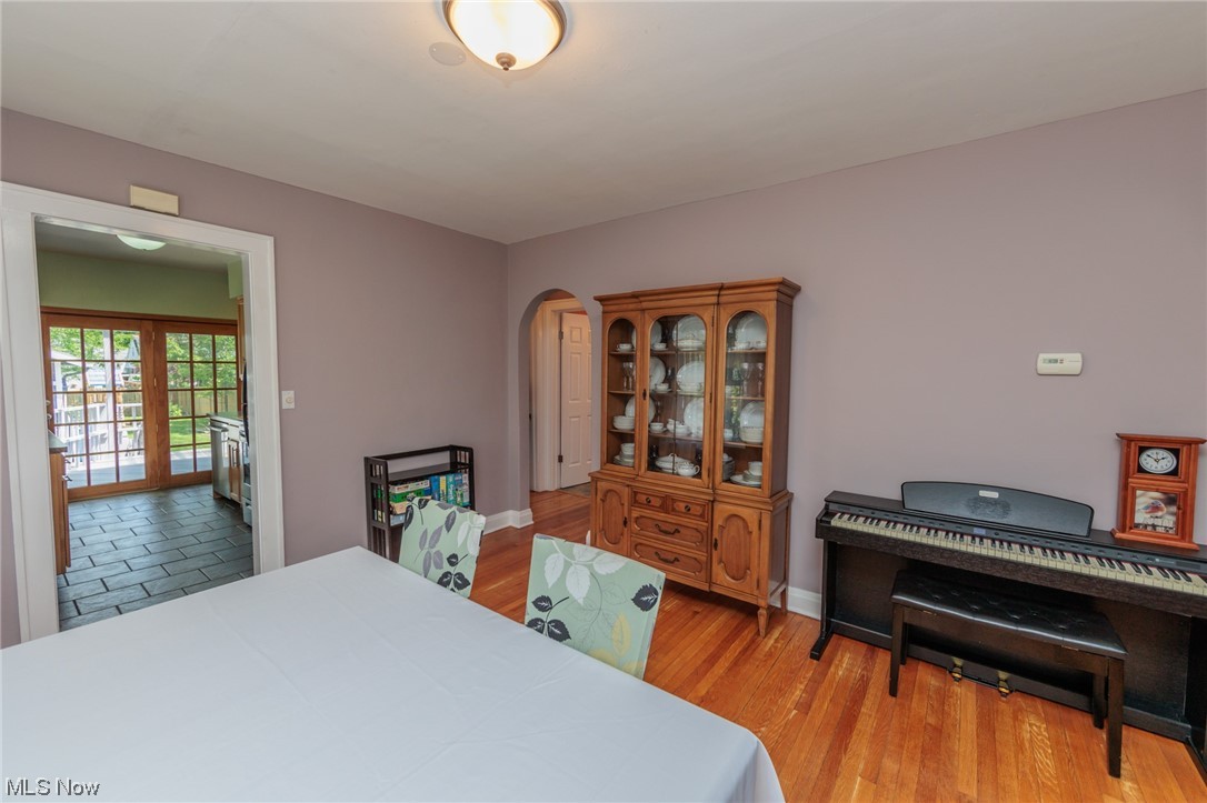 1289 Lander Road Cleveland, OH 44124 - Photo 17 of 35