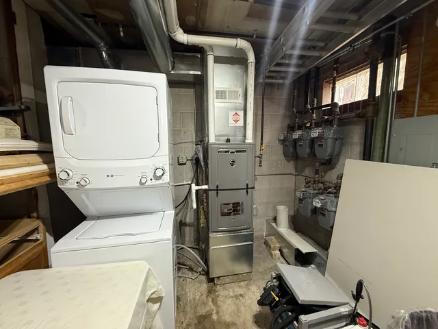 $1,400 | 11137 South Emerald Avenue, Unit 1R, Chicago, IL 60628