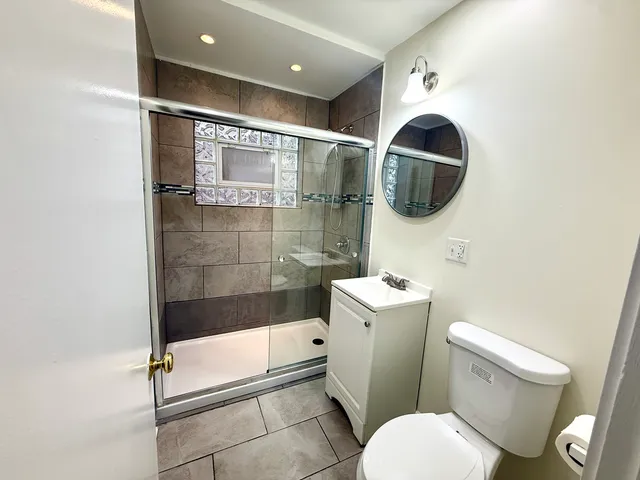 $1,400 | 11137 South Emerald Avenue, Unit 1R, Chicago, IL 60628