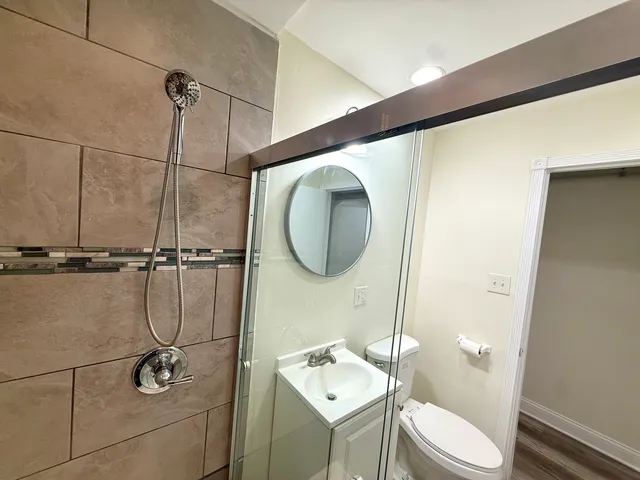 $1,400 | 11137 South Emerald Avenue, Unit 1R, Chicago, IL 60628