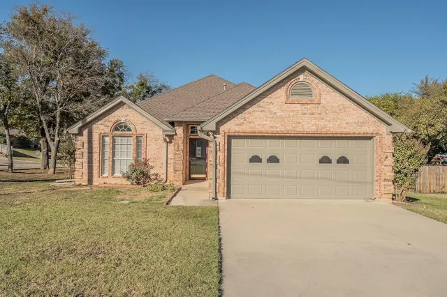 $299,000 | 1304 South State Street, Decatur, TX 76234