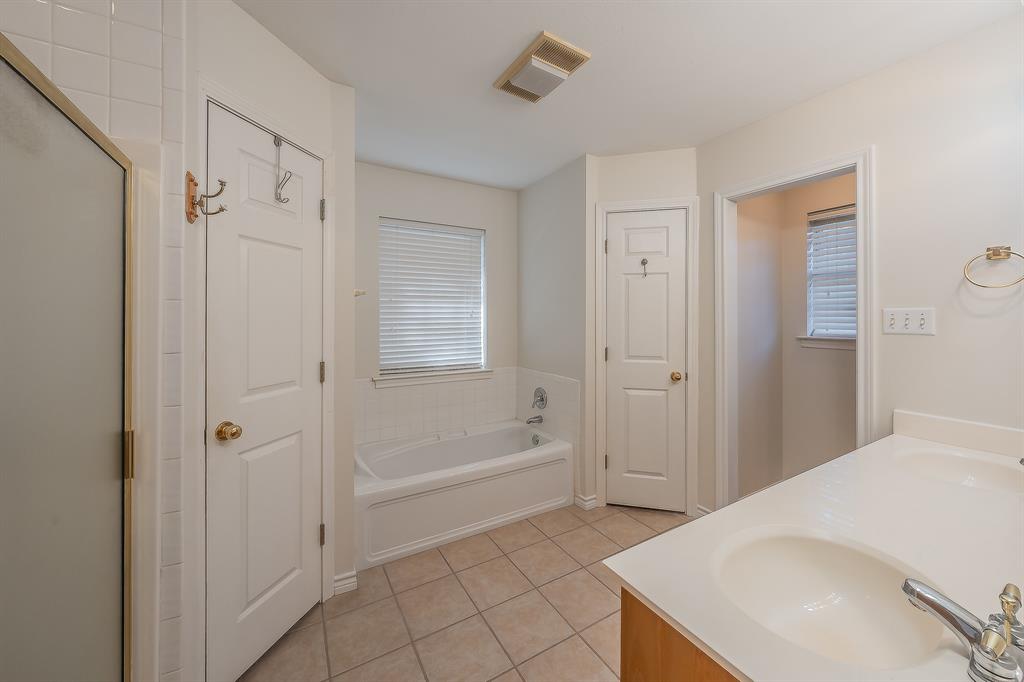 1304 South State Street Decatur, TX 76234 - Photo 8 of 39