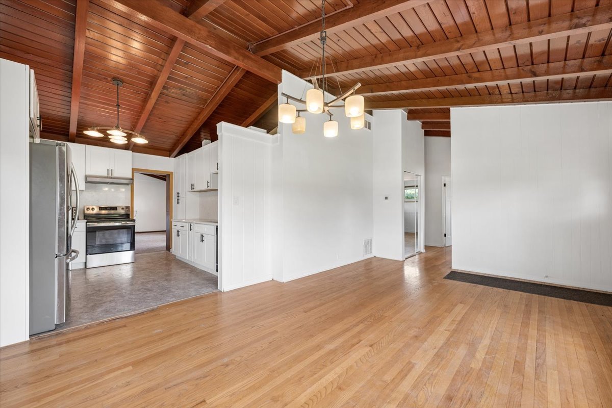 6838 Beckwith Road Morton Grove, IL 60053 - Photo 5 of 22 Gallery Image 5