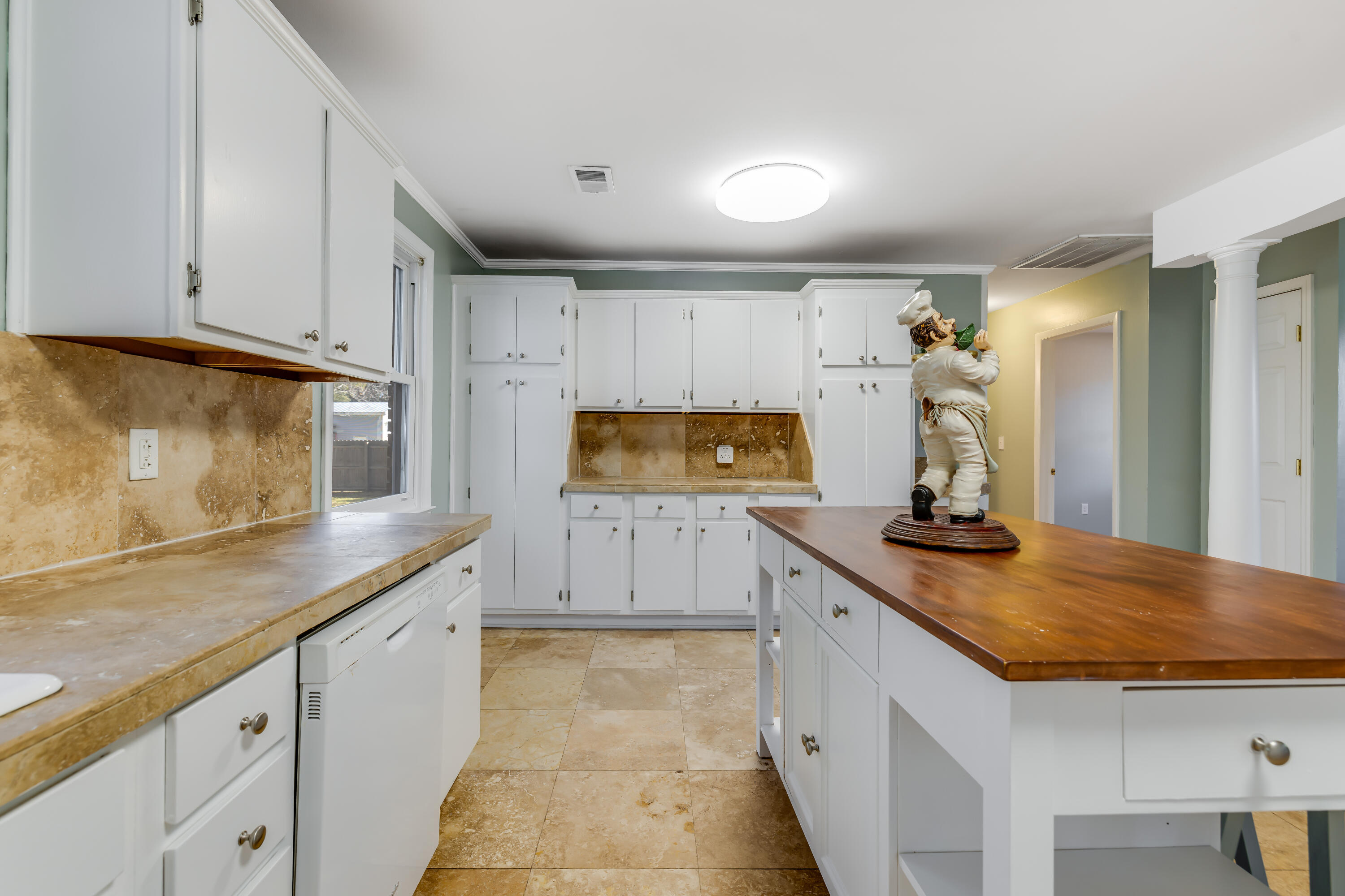 740 Windward Road Charleston, SC 29412 - Photo 16 of 39 All fresh paint throughout home!