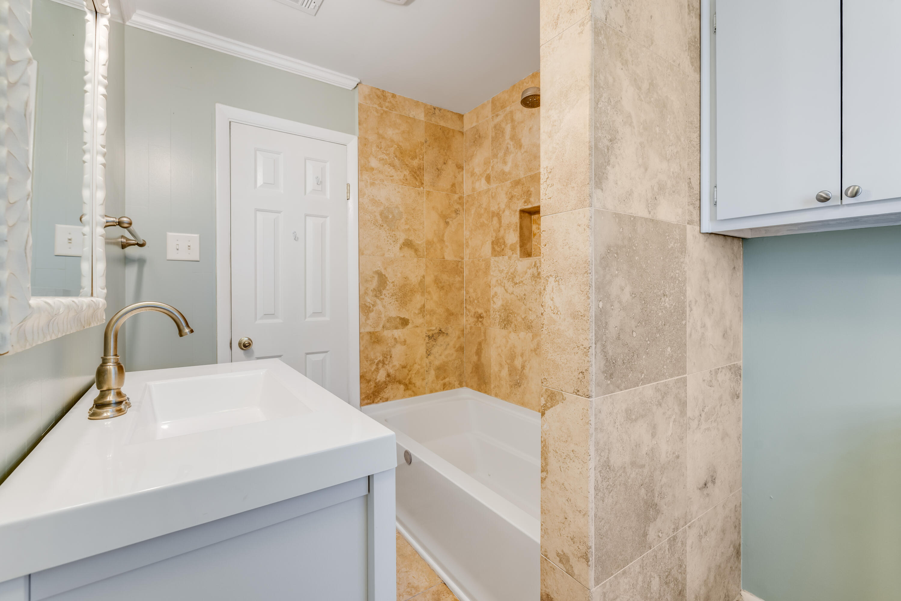 740 Windward Road Charleston, SC 29412 - Photo 24 of 39 Tiled bath view 1