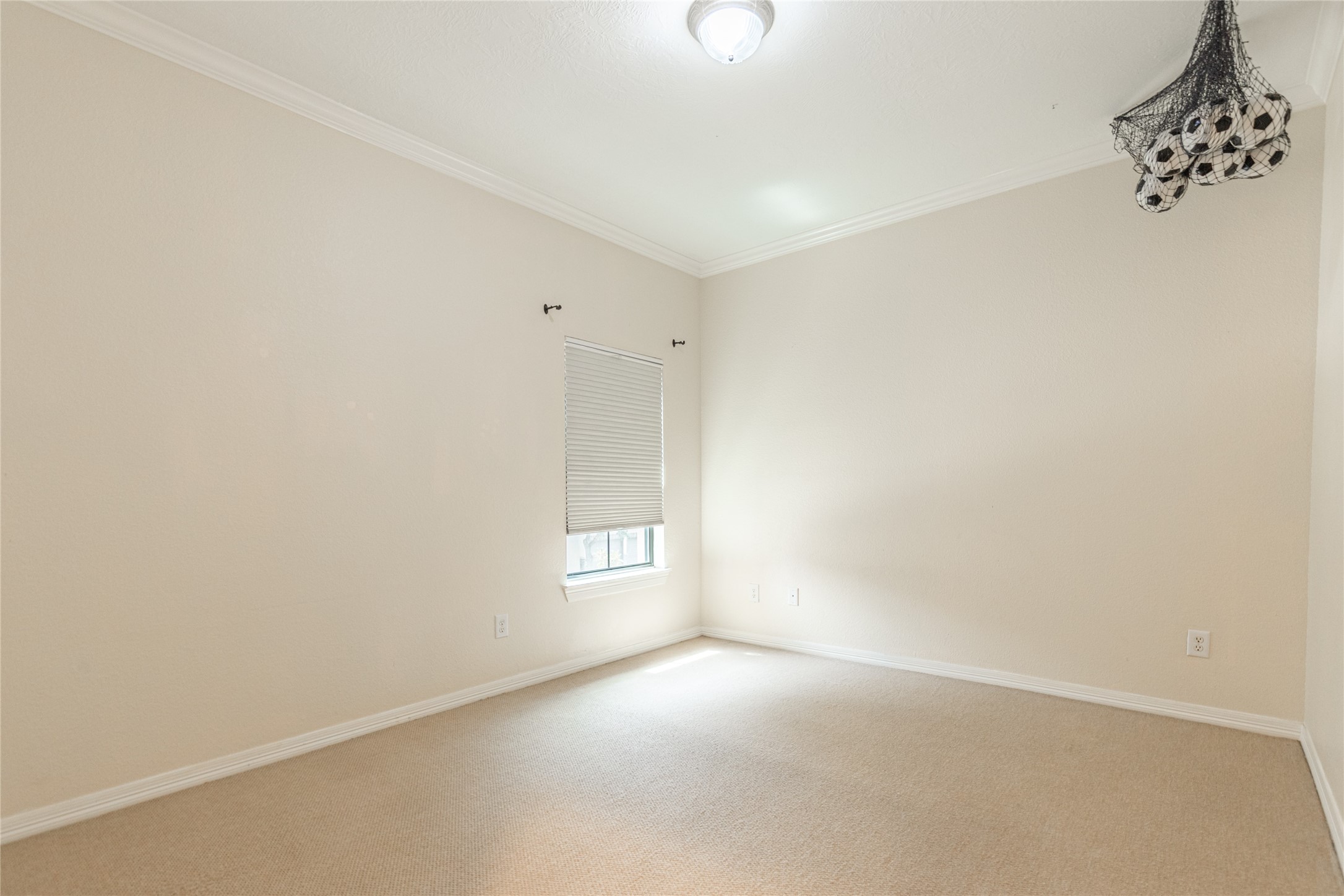 2923 Royal Oaks Crest Houston, TX 77082 - Photo 25 of 31 an empty room with a empty space and windows