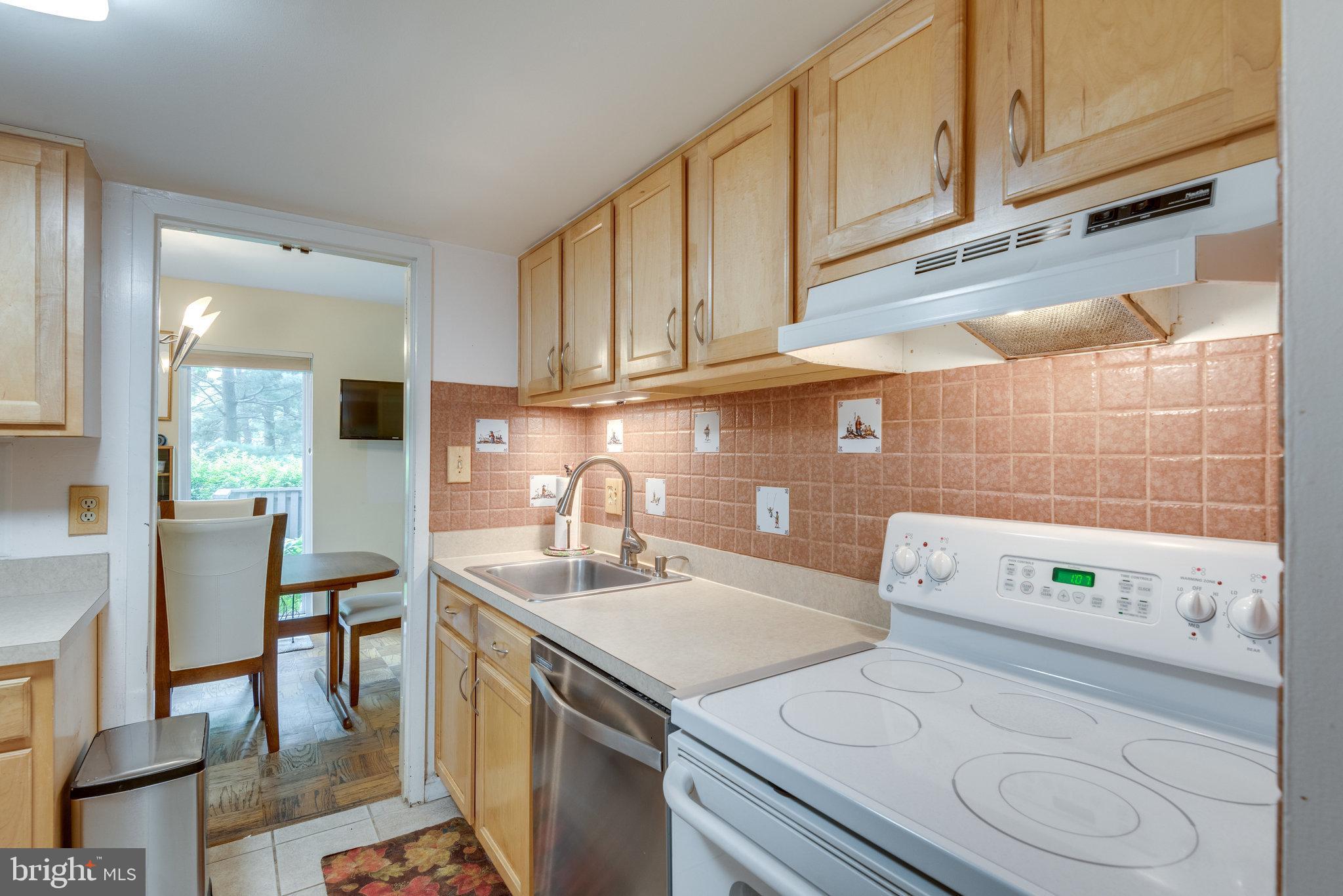 1732 Ivy Oak Square Reston, VA 20190 - Photo 14 of 26 Gallery Image 14