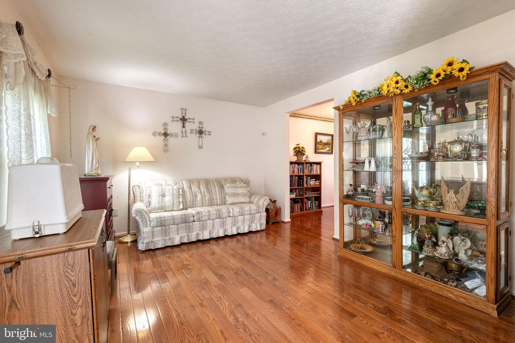 8676 Mission Road Jessup, MD 20794 - Photo 3 of 32 Front Family room