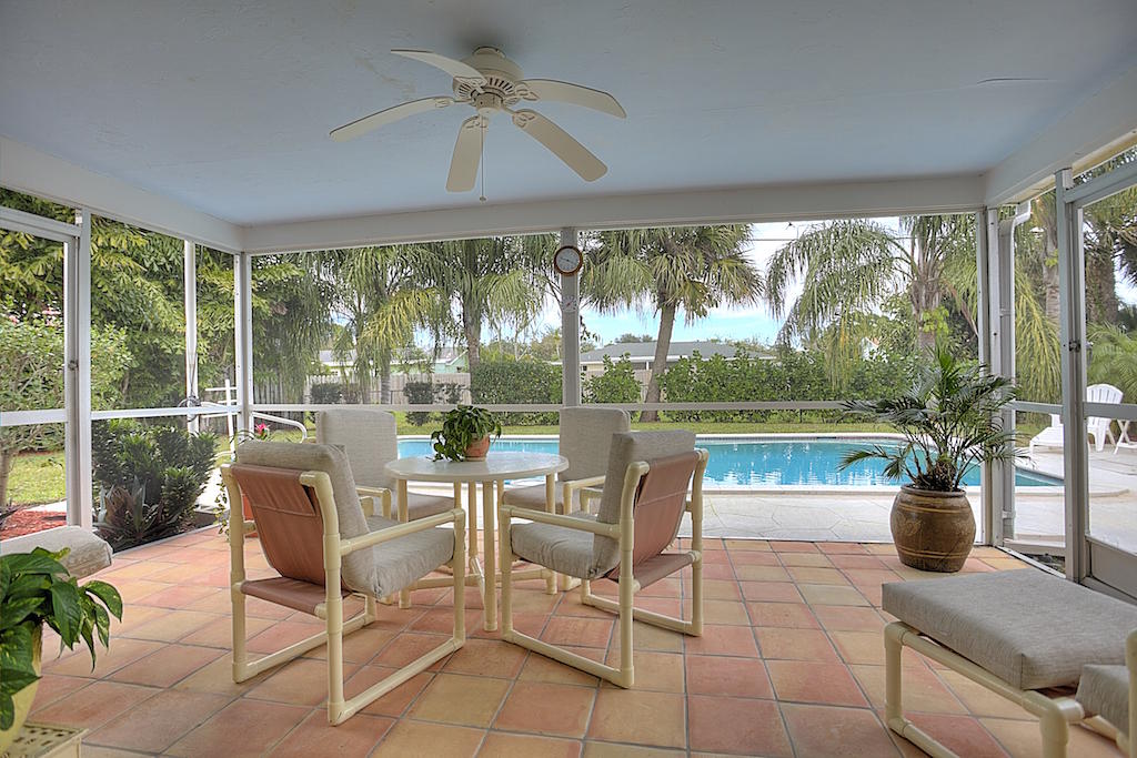 17 Windsor Road West Jupiter, FL 33469 - Photo 12 of 13 Lanai