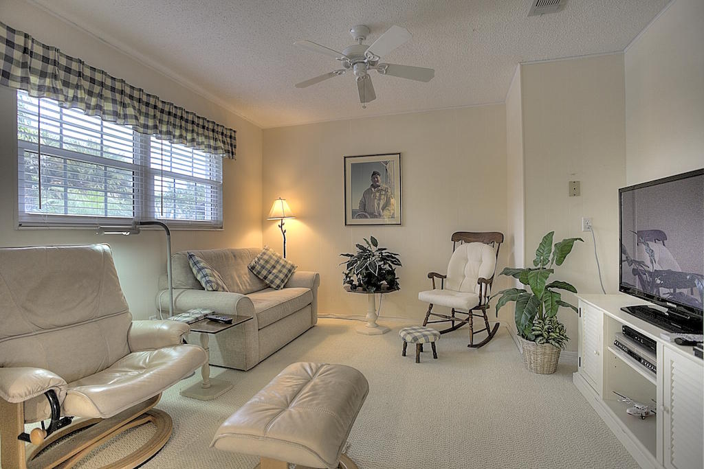 17 Windsor Road West Jupiter, FL 33469 - Photo 6 of 13 Den