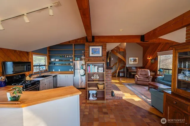 $1,325,000 | 2612 Fisherman Bay Road, Lopez Island, WA 98261