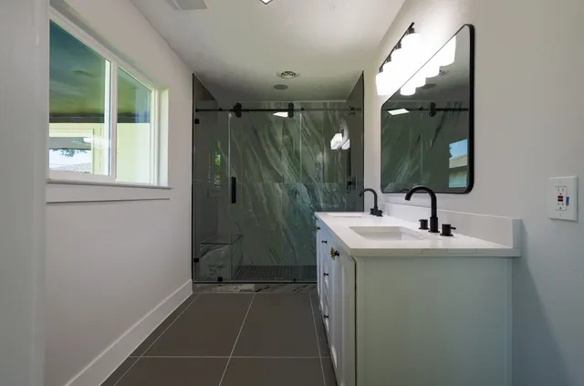 $479,800 | 2111 Wycliffe Drive, Houston, TX 77043