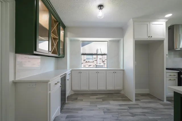 $479,800 | 2111 Wycliffe Drive, Houston, TX 77043