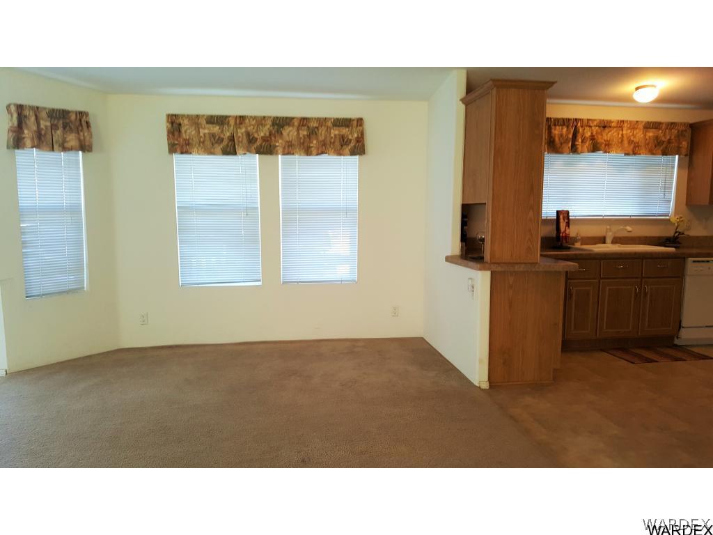 5341 North Laguna Road Golden Valley, AZ 86413 - Photo 11 of 31 Living room area