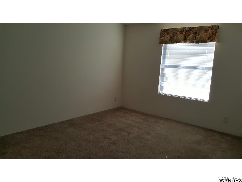 5341 North Laguna Road Golden Valley, AZ 86413 - Photo 20 of 31 Guest bedroom