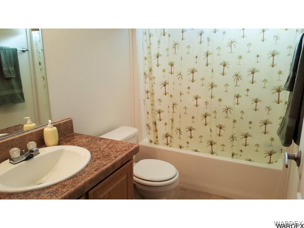 5341 North Laguna Road Golden Valley, AZ 86413 - Photo 21 of 31 Full guest bath