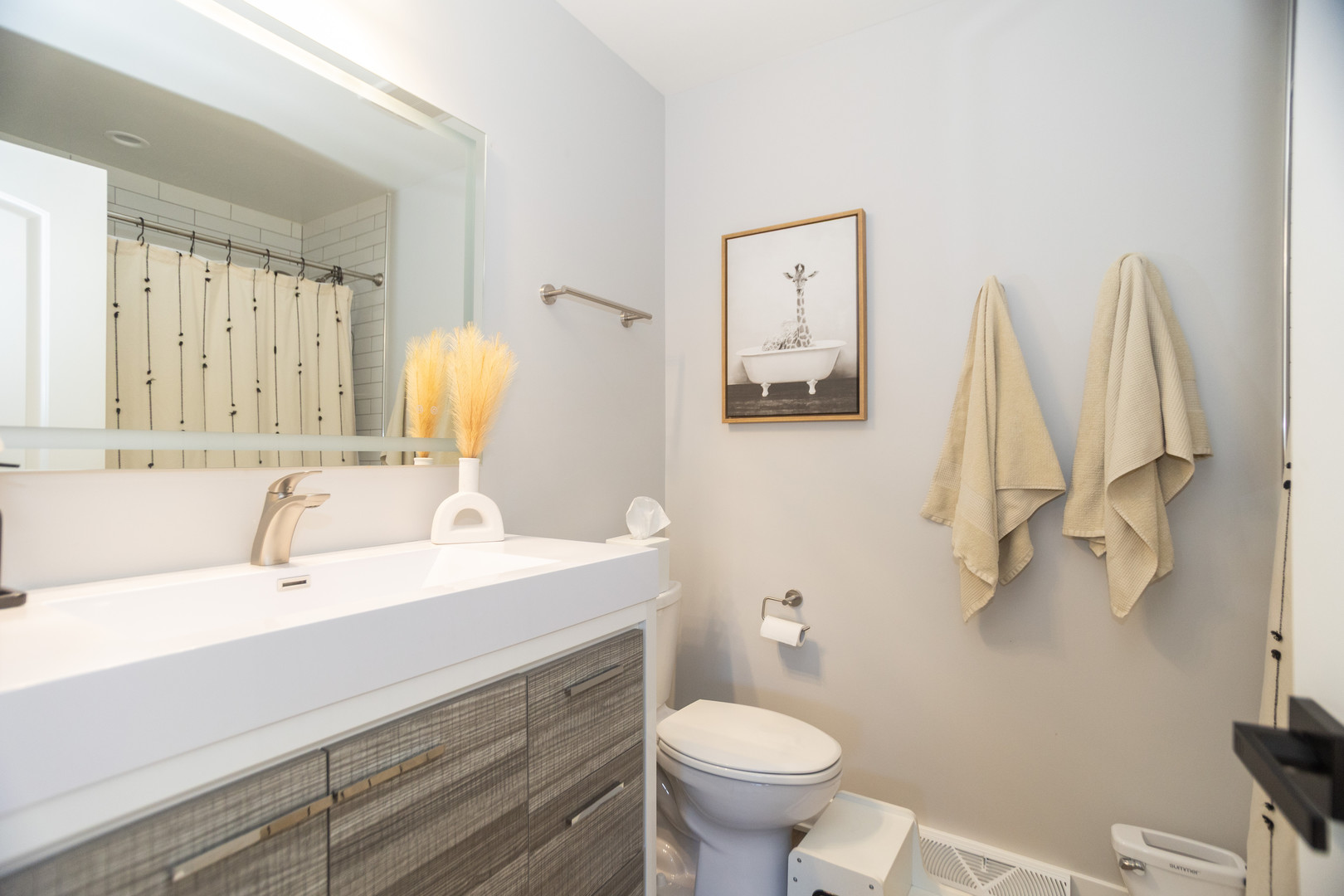 3240 Pitcher Drive Darien, IL 60561 - Photo 29 of 43 a bathroom with a sink toilet and a mirror