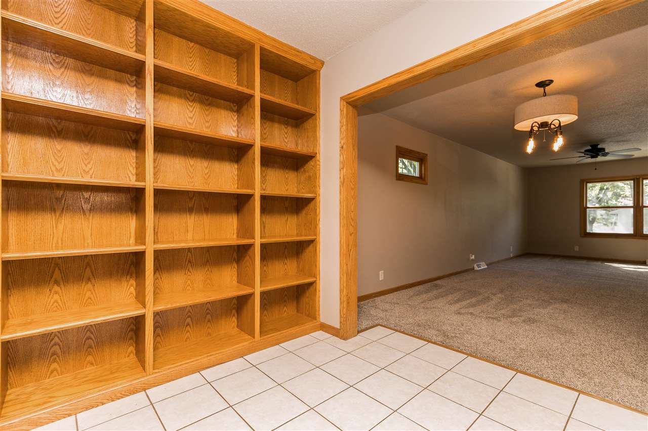 170 Chatham Road Northeast Cedar Rapids, IA 52402 - Photo 10 of 50 Gallery Image 10