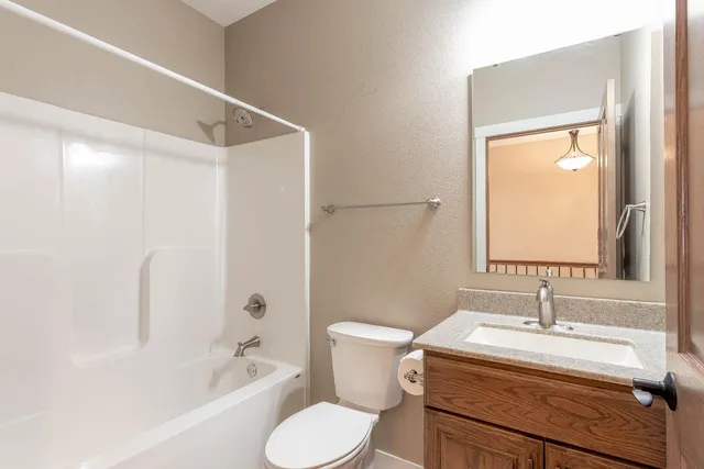 $364,900 | 865 Mill Race Road, Madelia, MN 56062