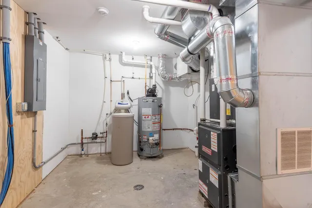 $364,900 | 865 Mill Race Road, Madelia, MN 56062