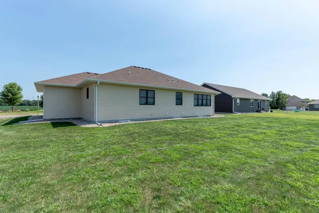 $364,900 | 865 Mill Race Road, Madelia, MN 56062