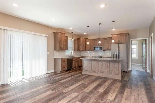 $364,900 | 865 Mill Race Road, Madelia, MN 56062