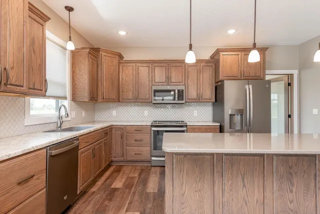 $364,900 | 865 Mill Race Road, Madelia, MN 56062